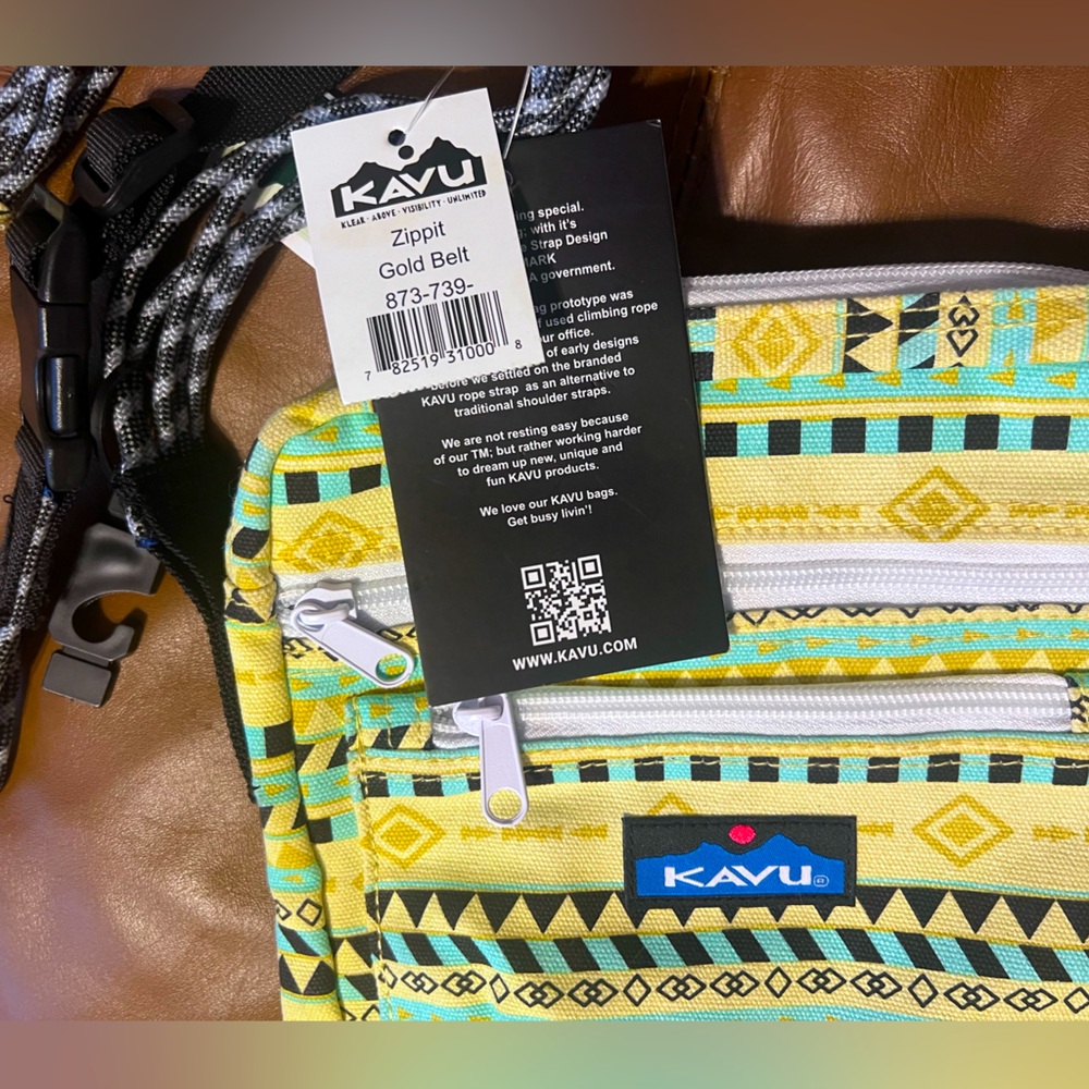 KAVU Keepalong cross body bag with top strap. New with tags!